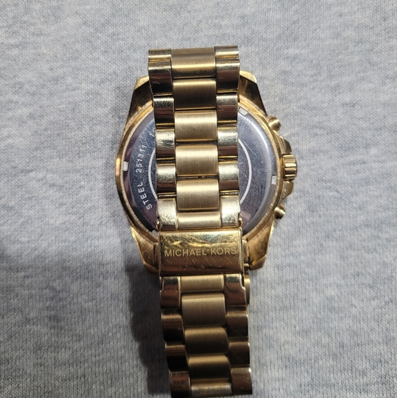 COPY - Micheal Kors, Gold - Picture 2 of 3